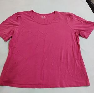 d+co Scoop Neck Short Sleeve Tee in Bright Pink